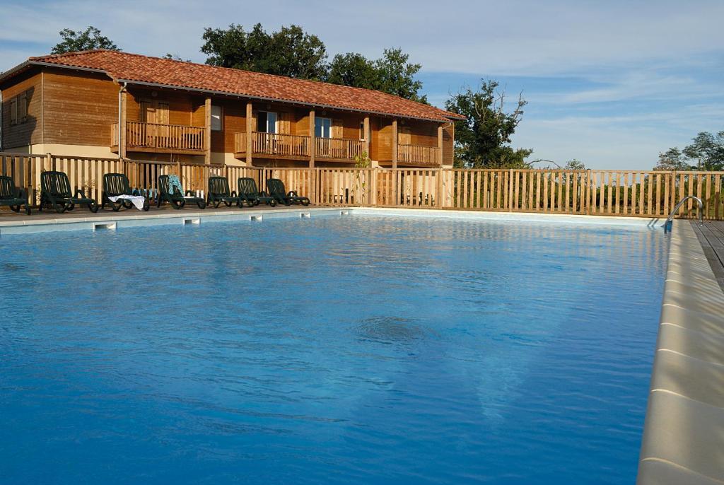 Madame Vacances - Residence Du Golf D'Armagnac Eauze Δωμάτιο φωτογραφία